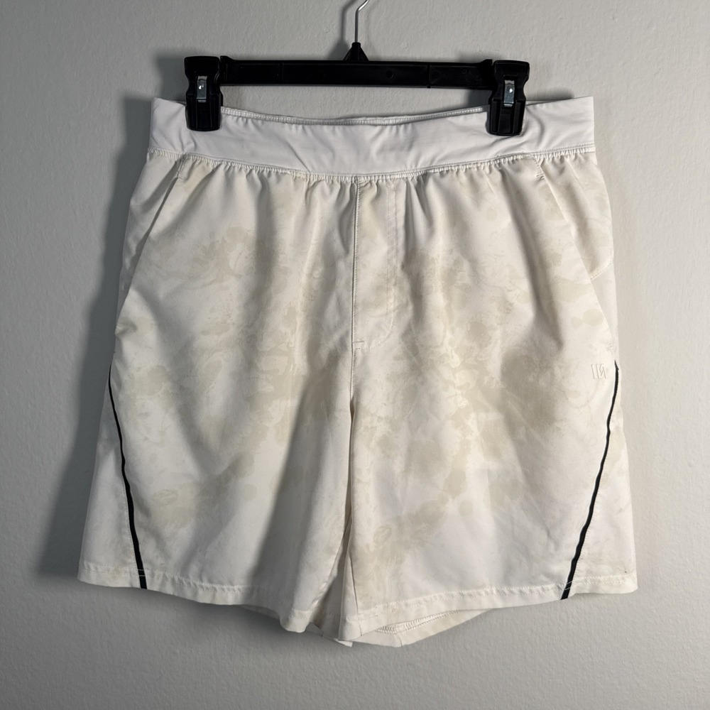 VRST Mens Large Monochromatic Camo White Tan 7 Inch Easy‎ Short Drawstring Waist